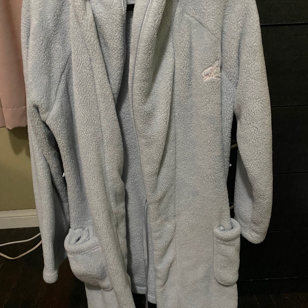 Victoria’s Secret Pastel Blue Robe - Picture 6 of 8